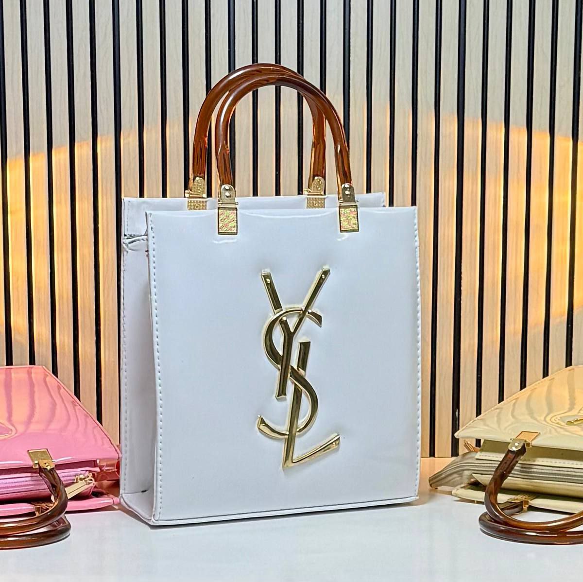 /public/uploads/photos/shares/Suzy bags/IMG_4272.jpeg